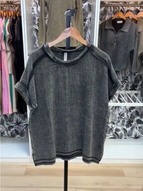 Relaxed Short-Sleeve Knit Tee in Charcoal